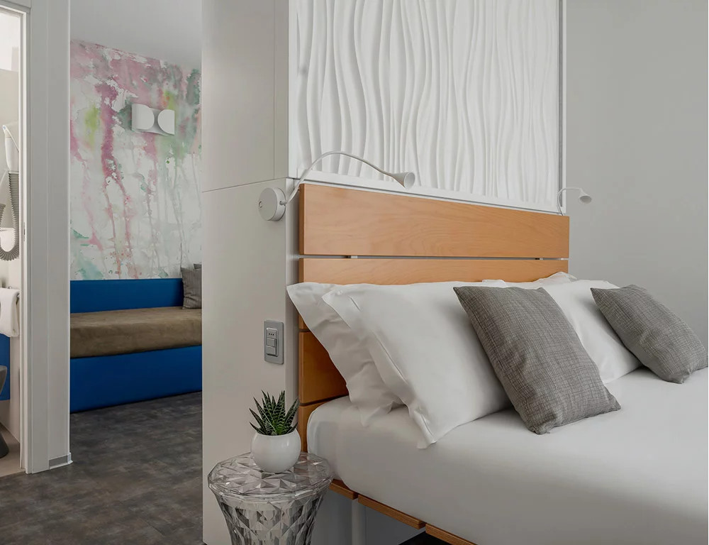 media.Hotel_Rex_Riccione-Camera_TOP-FamilyRoom-vistamare