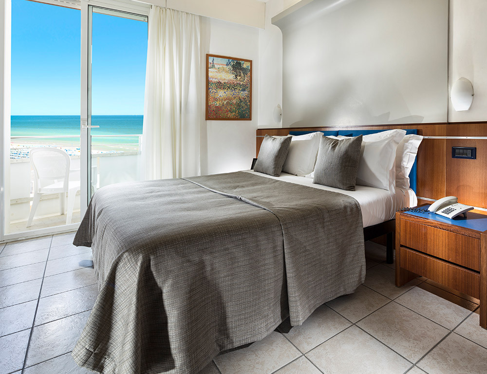 media.Hotel_Rex_Riccione-Camera_FIRSTclass-frontemare3