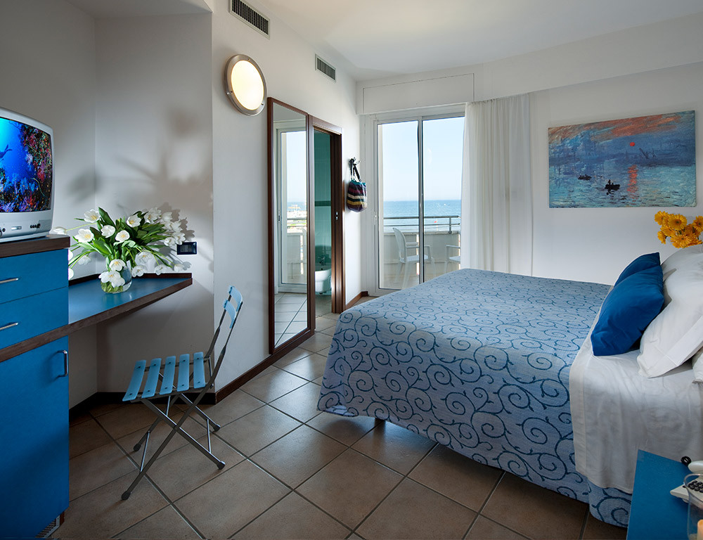 media.First-class-fronte-mare