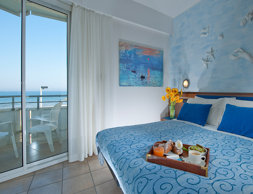 media.First-class-fronte-mare2