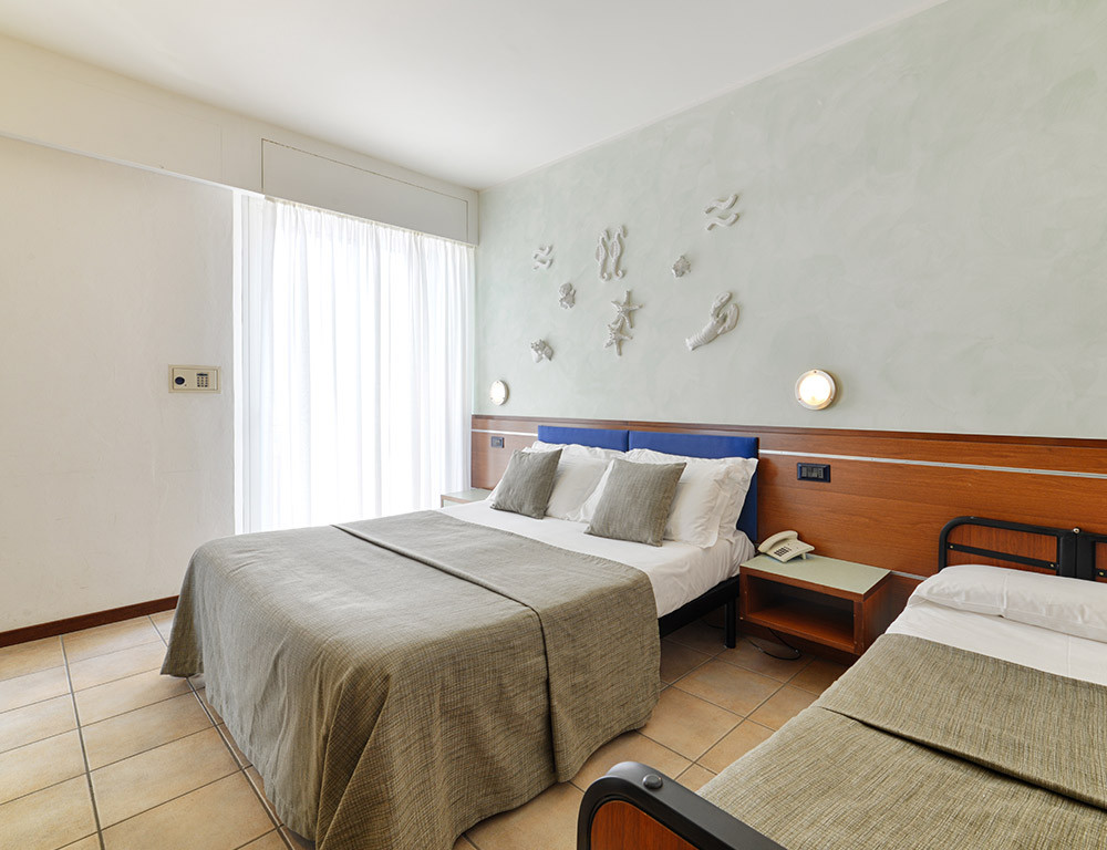 media.First-class---Family-Room-con-vista-mare-laterale2