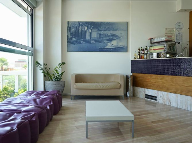 media.Rex_hall bar_1